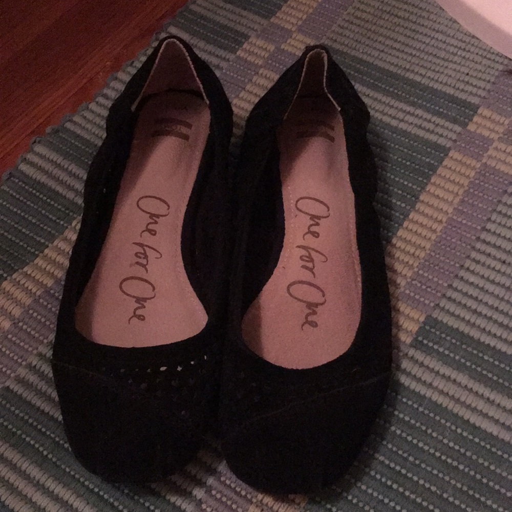 Toms black flats
